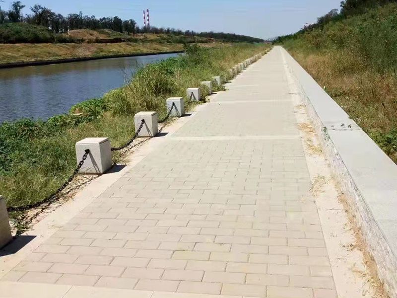 道路護欄應該怎么進(jìn)行規范化設置